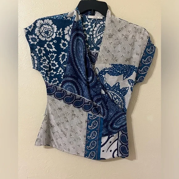 Etro Silk faux wrap style paisley floral top size 42 US size 6 - Picture 1 of 5